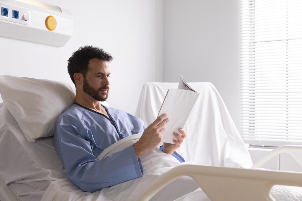 Firma de compraventa desde el hospital: cómo gestionar DNI caducado y visitas notariales